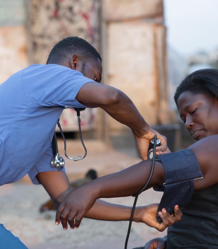 africa-humanitarian-aid-doctor-taking-care-patient